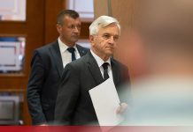 Чубриловић: ЦИK преурањеним одлукама жели да долије уље на ватру