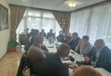 У Добоју у току заједничка сједница добојских регионалних одбора ДЕМОС-а и Социјалистичке партије